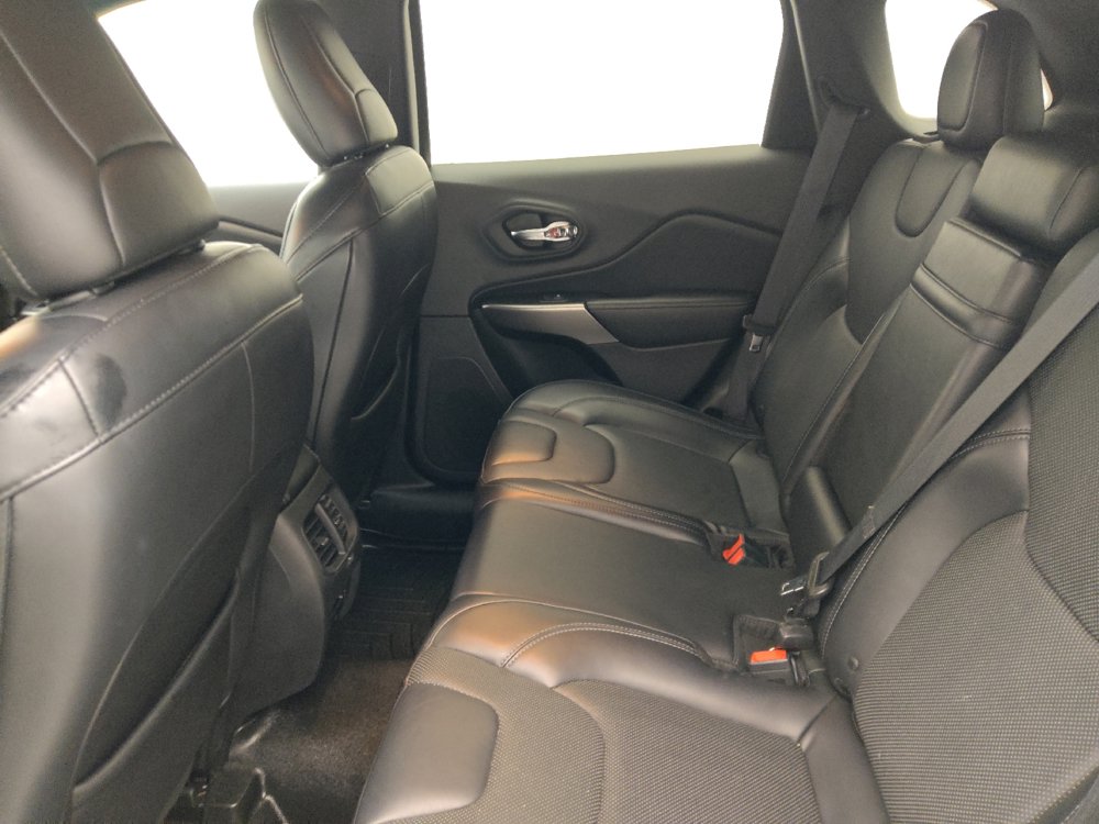 Used 2019 Jeep Cherokee High Altitude AWD/4WD image 18