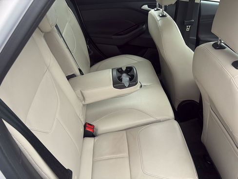 Used 2018 Ford Focus Titanium FWD image 16