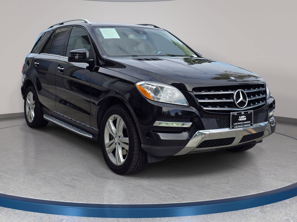 Used 2015 Mercedes-Benz ML 250 BlueTEC 4MATIC image 4