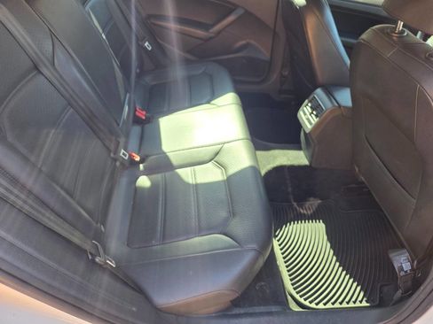 Used 2015 Volkswagen Passat TDI SE FWD image 20