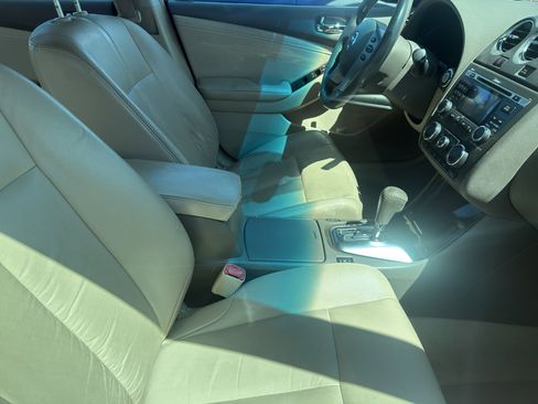 Used 2011 Nissan Altima 2.5 SL w/ 2.5SL Pkg FWD image 5