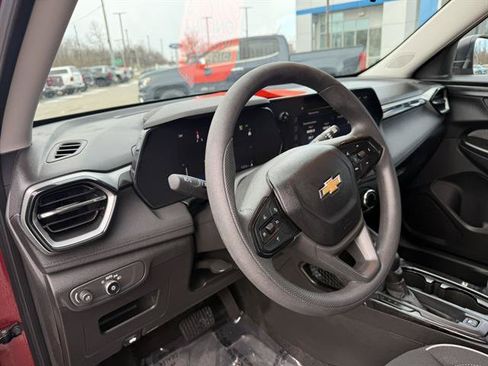 Certified 2024 Chevrolet TrailBlazer LS w/ LS Convenience Package FWD image 2