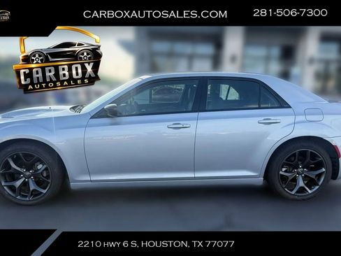 Used 2023 Chrysler 300 Touring w/ Sport Appearance Package RWD image 2