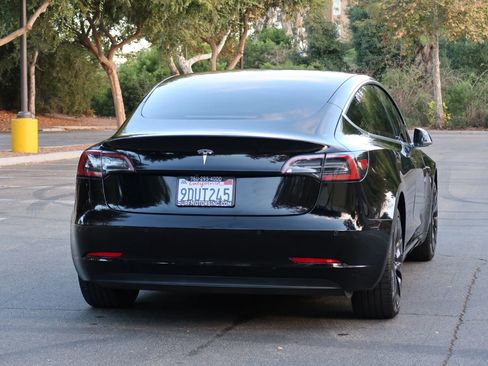 Used 2019 Tesla Model 3 Standard Range Plus image 6