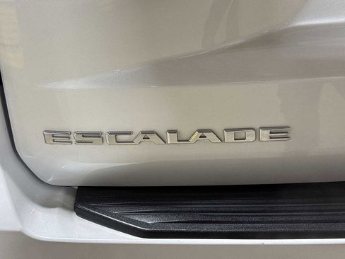 Used 2021 Cadillac Escalade ESV Sport w/ Driver Assist Tech Package image 29