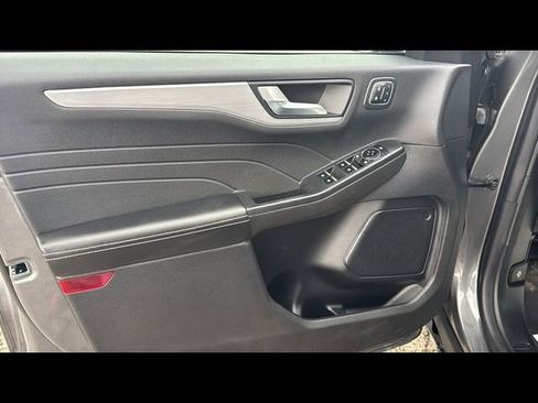 Certified 2023 Ford Escape Platinum AWD/4WD image 9