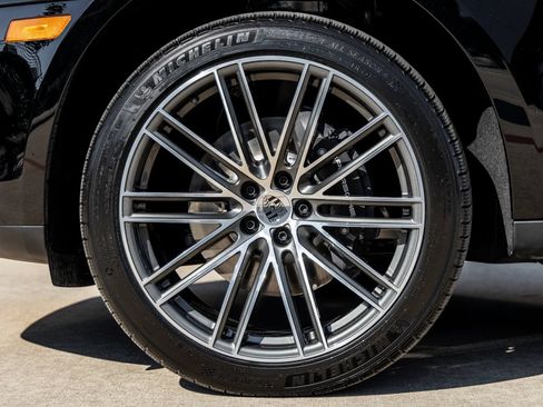 Certified 2026 Porsche Macan AWD/4WD image 13