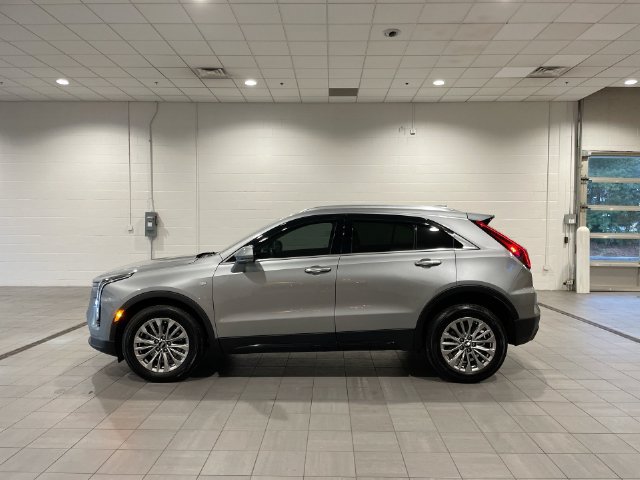 Certified 2025 Cadillac XT4 Premium Luxury w/ Cold Weather Package FWD image 2