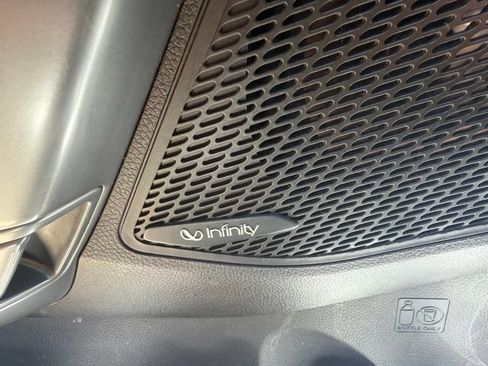 Used 2017 Hyundai Santa Fe Limited FWD image 13