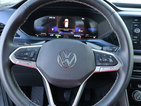 Used 2023 Volkswagen Taos SE w/ Panoramic Sunroof Package AWD/4WD image 10