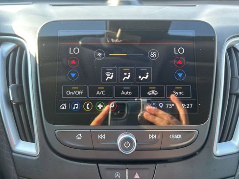 Used 2025 Chevrolet Malibu LT image 32