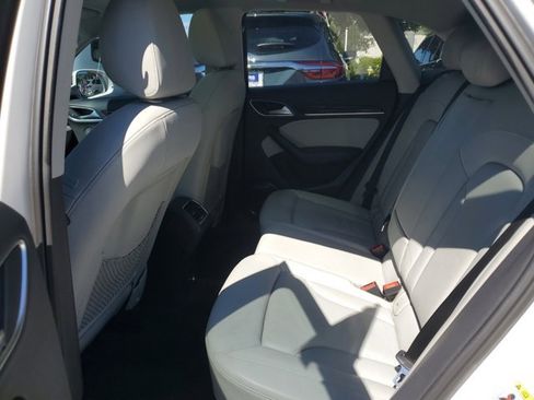 Used 2015 Audi Q3 2.0T Prestige w/ Prestige Package image 8