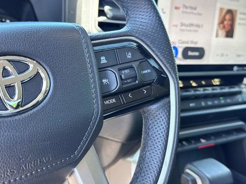 Used 2022 Toyota Tundra SR5 w/ SR5 Premium Package AWD/4WD image 30