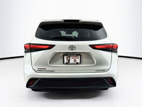 Used 2020 Toyota Highlander Limited FWD image 8
