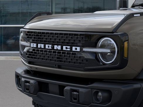 New 2025 Ford Bronco Badlands image 21