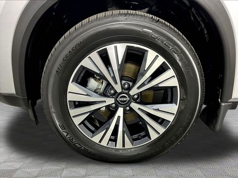 Certified 2022 Nissan Rogue SV AWD/4WD image 33