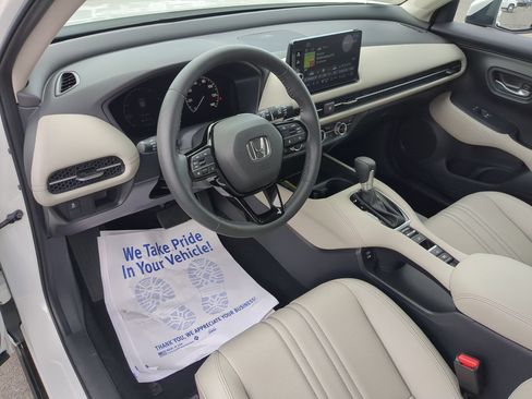 Used 2025 Honda HR-V EX-L image 9