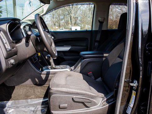 Used 2017 Chevrolet Colorado LT w/ LT Convenience Package image 18