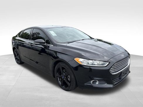 Used 2016 Ford Fusion SE FWD image 8