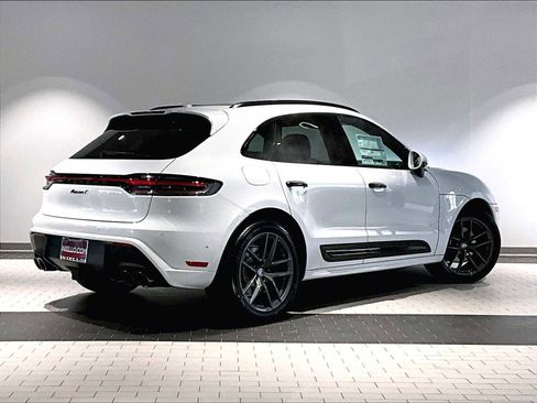 New 2026 Porsche Macan Turbo image 7