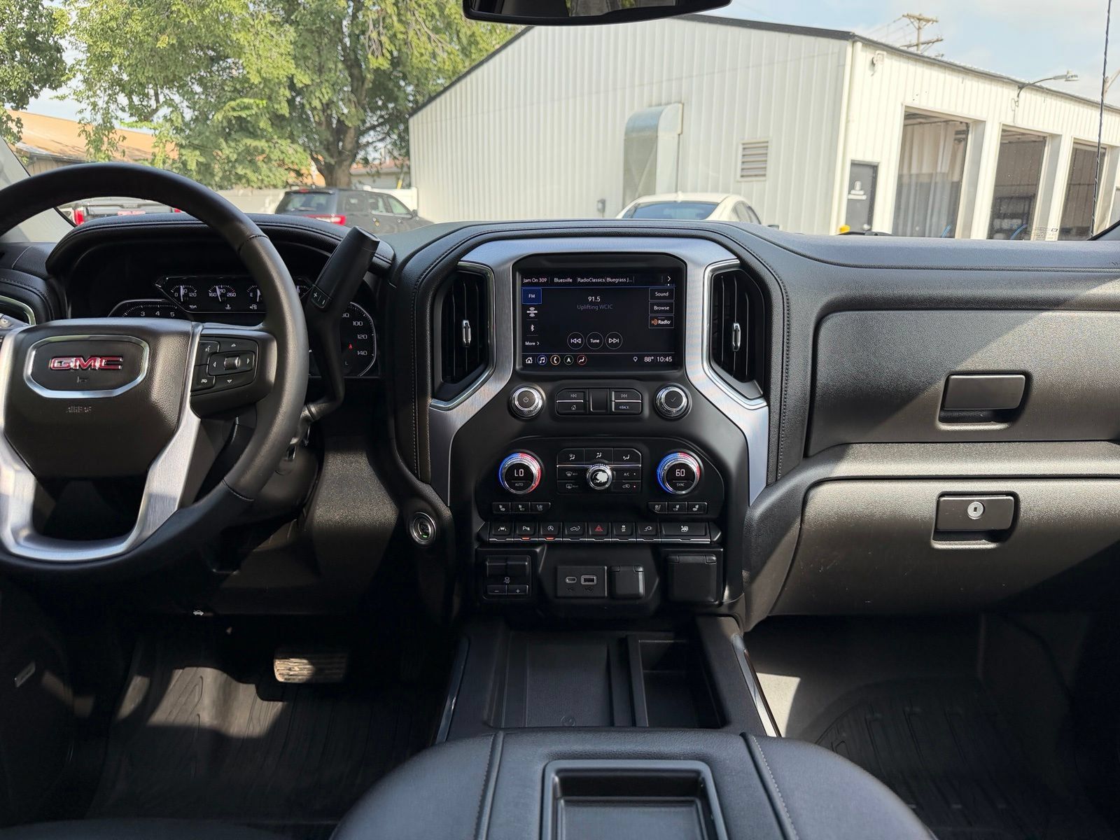 Used 2019 GMC Sierra 1500 SLT w/ SLT Premium Plus Package AWD/4WD image 18