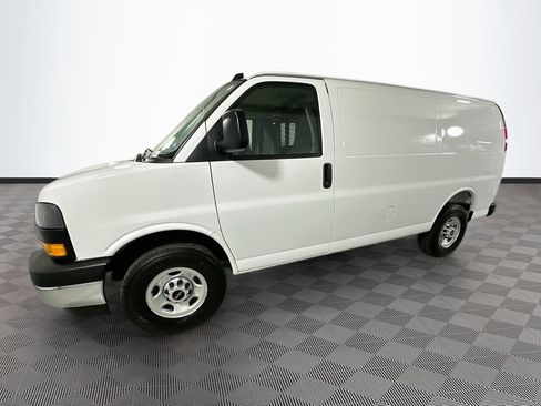 Used 2025 GMC Savana 2500 w/ Driver Convenience Package RWD image 4