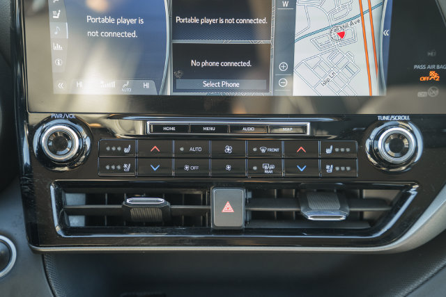 Used 2021 Toyota Highlander Limited AWD/4WD image 24