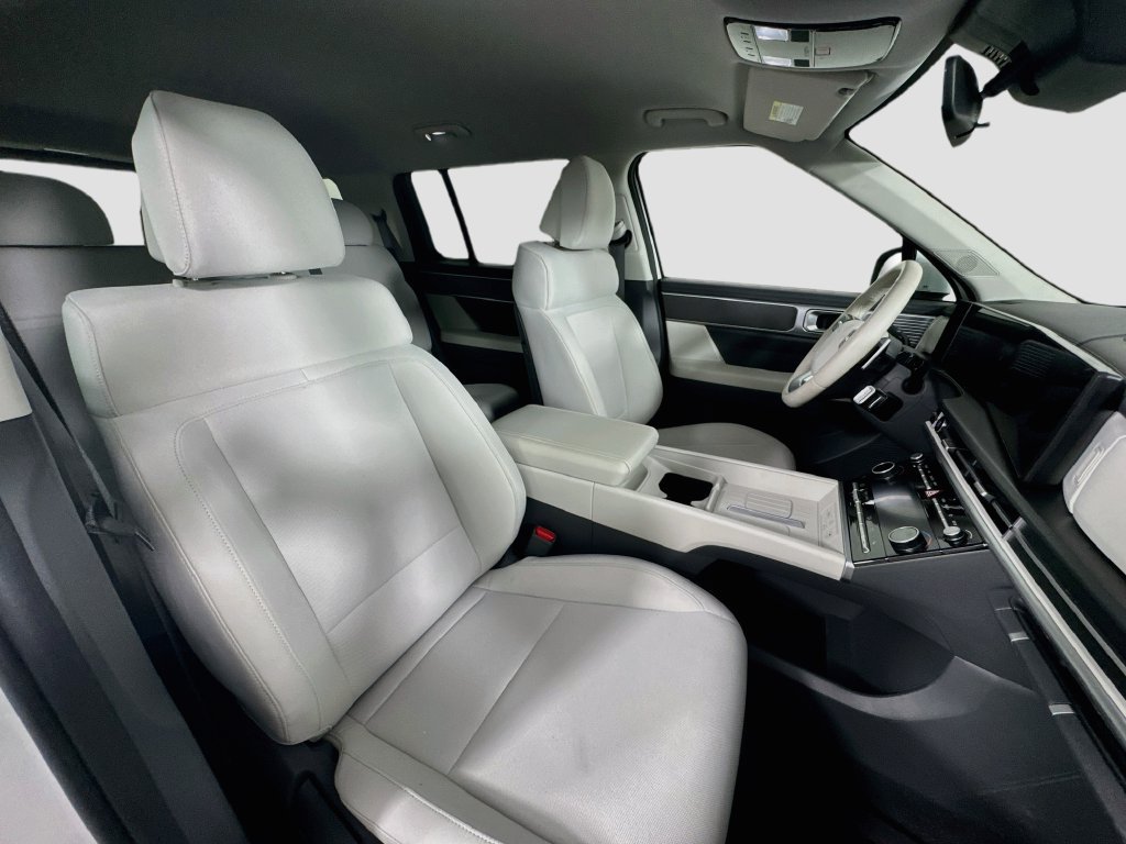 Used 2026 Hyundai Santa Fe SE FWD image 29