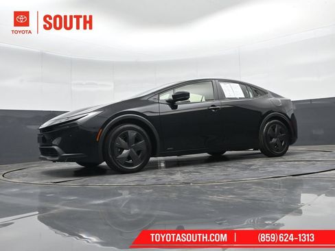 Used 2025 Toyota Prius LE AWD/4WD image 41