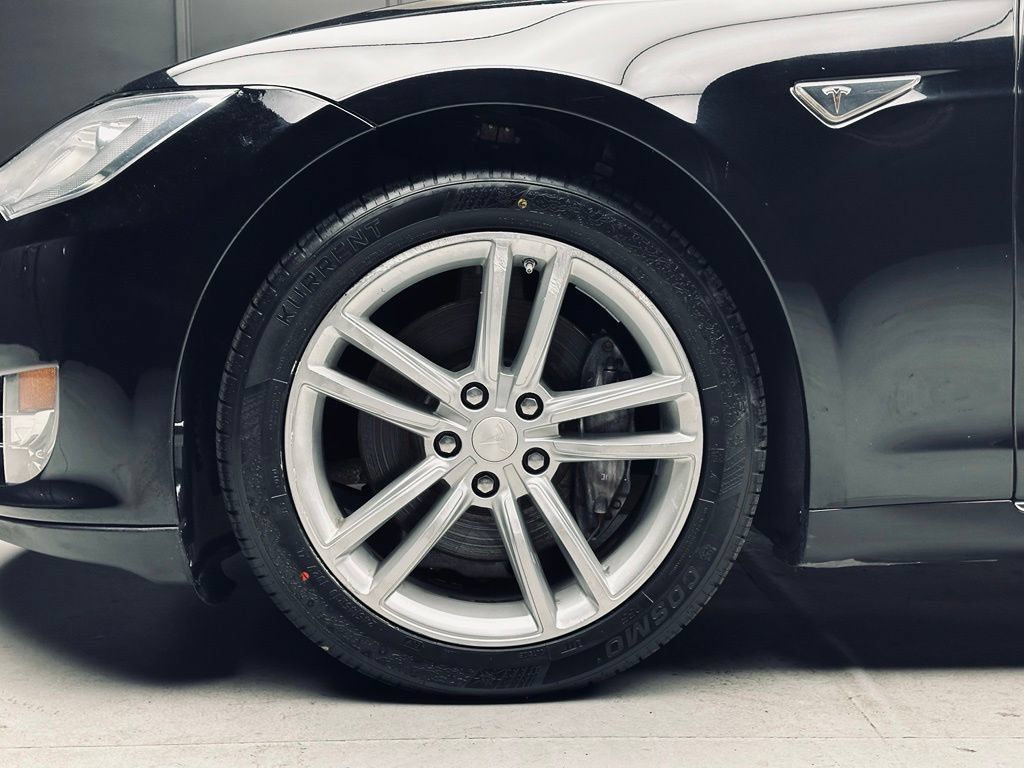 Used 2013 Tesla Model S Performance RWD image 36