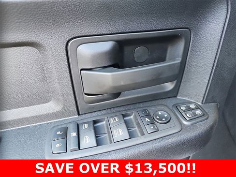 Used 2024 RAM 2500 Tradesman w/ Chrome Appearance Group image 25