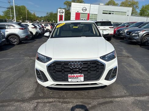 Used 2023 Audi Q5 e Premium w/ Convenience Package AWD/4WD image 2