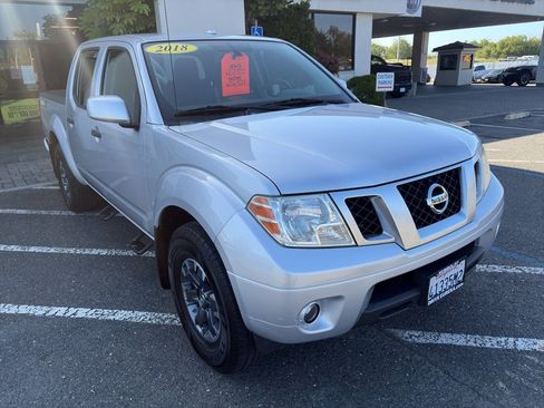 Used 2018 Nissan Frontier PRO-4X AWD/4WD image 27