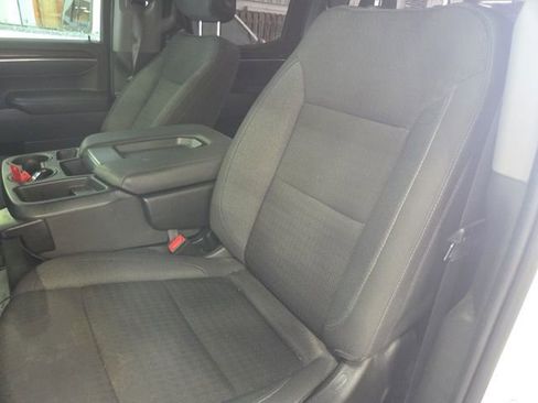 Used 2022 Chevrolet Silverado 1500 LT AWD/4WD image 7