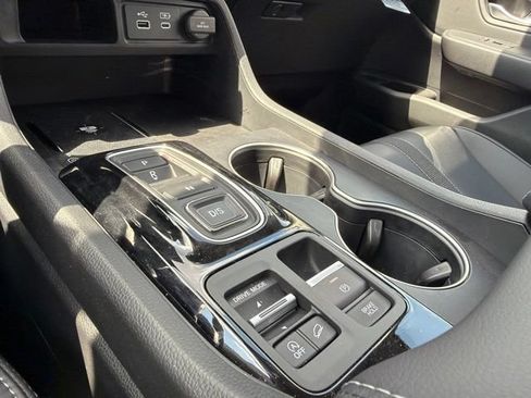 Used 2025 Honda Pilot Touring image 17