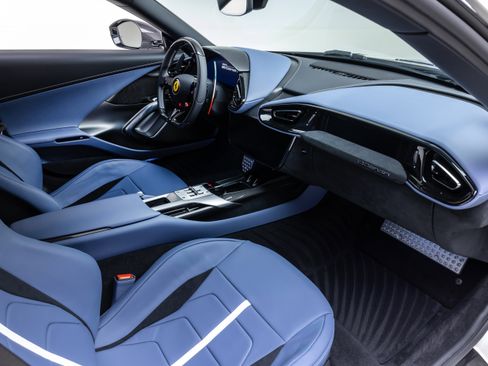 Used 2025 Ferrari 12Cilindri RWD image 30