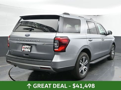 Used 2022 Ford Expedition Limited image 11