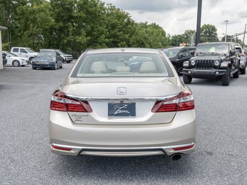 Used 2017 Honda Accord EX-L image 11