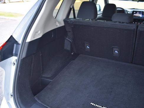 Used 2024 Nissan Rogue SV image 49