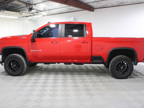 Used 2024 Chevrolet Silverado 2500 LT AWD/4WD image 28