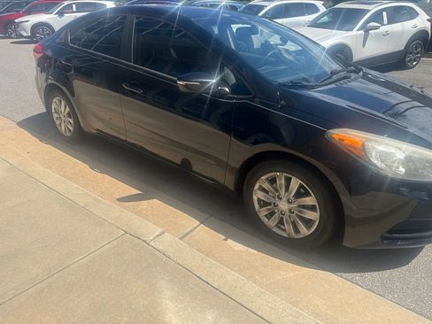 Used 2016 Kia Forte LX w/ LX Popular Plus Package FWD image 2