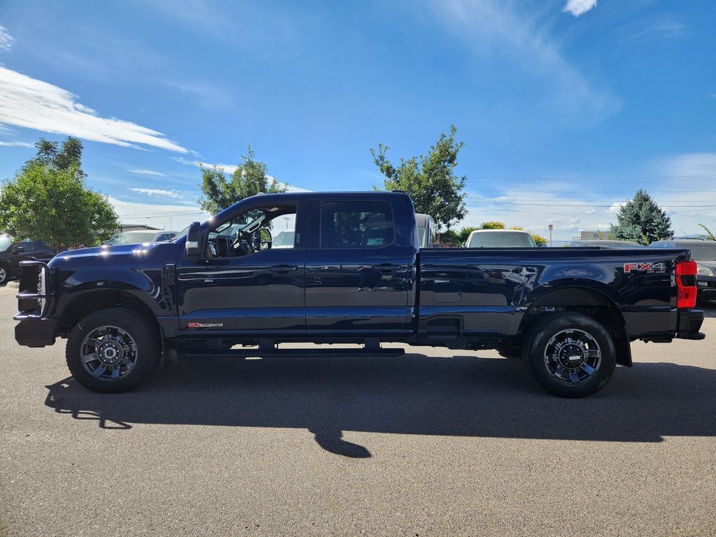 Used 2023 Ford F250 Lariat w/ Sport Appearance Package AWD/4WD image 3
