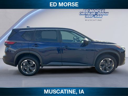 Used 2024 Nissan Rogue SV FWD image 6