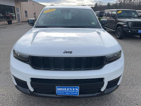 New 2025 Jeep Grand Cherokee L Altitude image 2