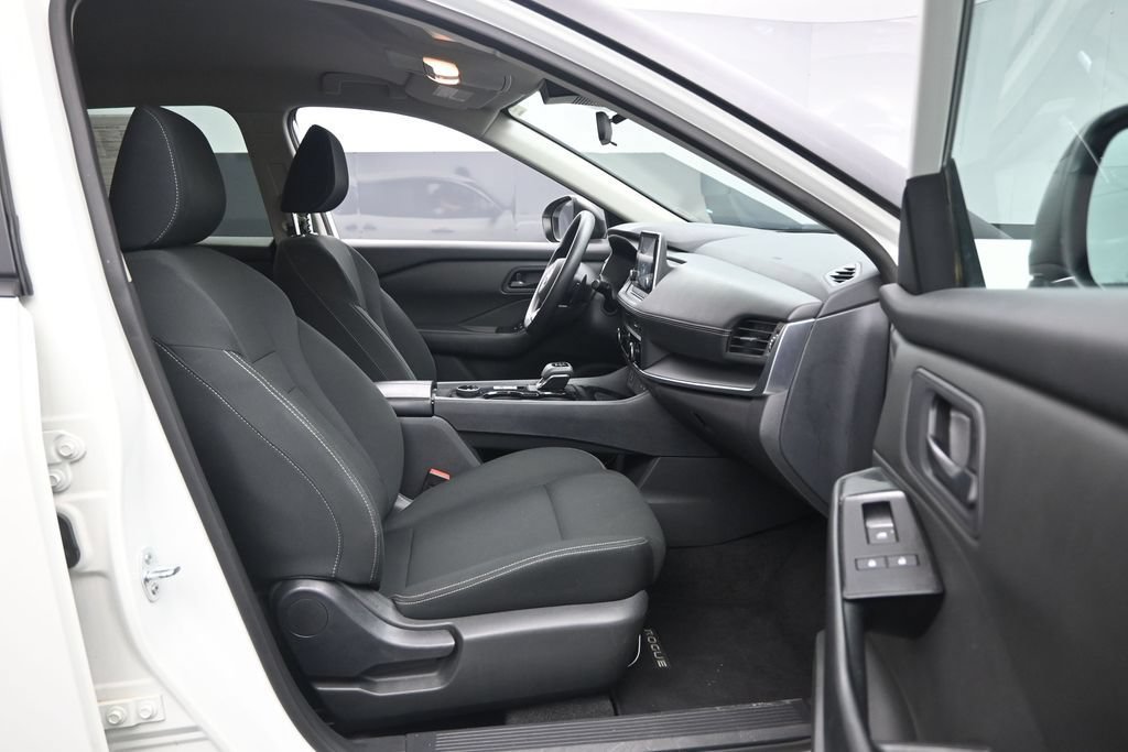 Used 2024 Nissan Rogue S AWD/4WD image 31