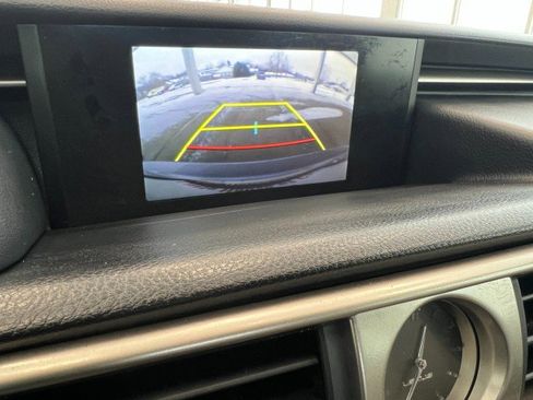 Used 2016 Lexus IS 300 AWD image 21