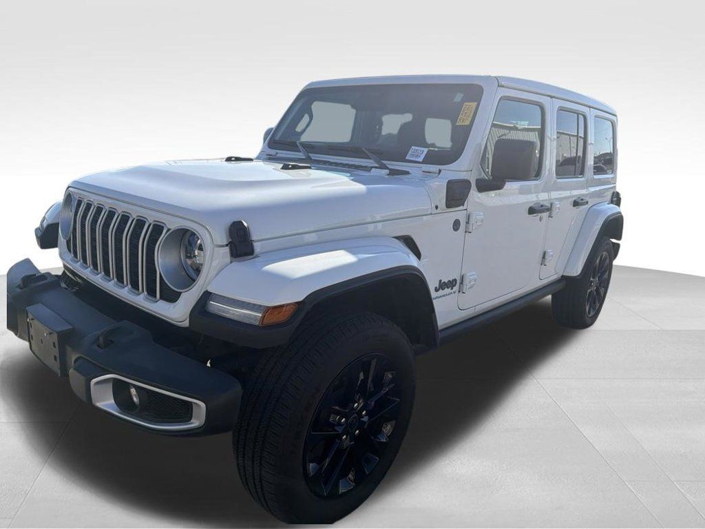 Used 2025 Jeep Wrangler Unlimited Sahara w/ Safety Group AWD/4WD image 2