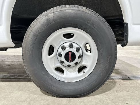 Used 2024 GMC Savana 2500 w/ Driver Convenience Package image 28