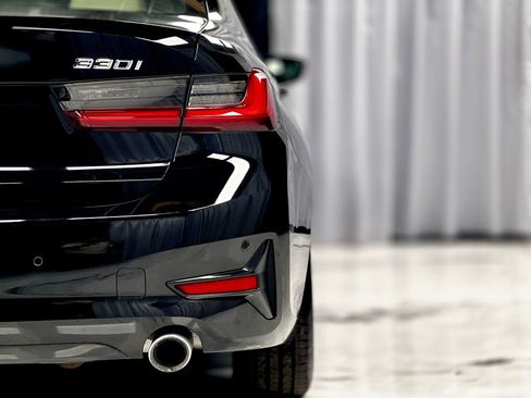 Used 2021 BMW 330i xDrive Sedan w/ Convenience Package image 15