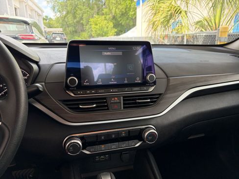 Used 2025 Nissan Altima 2.5 SV image 29